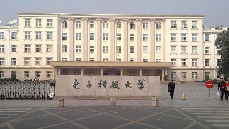汽车大灯继电器选型攻略：揭秘如何挑选合适型号