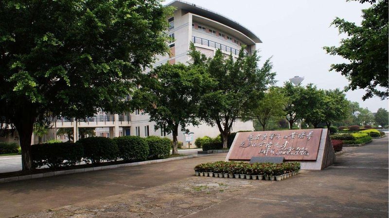 连接器耐温等级：揭秘其重要性及选购要点