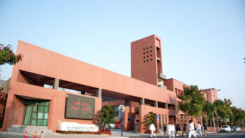 广州电子代工定制服务：揭秘其背后的技术优势与选型要点**
