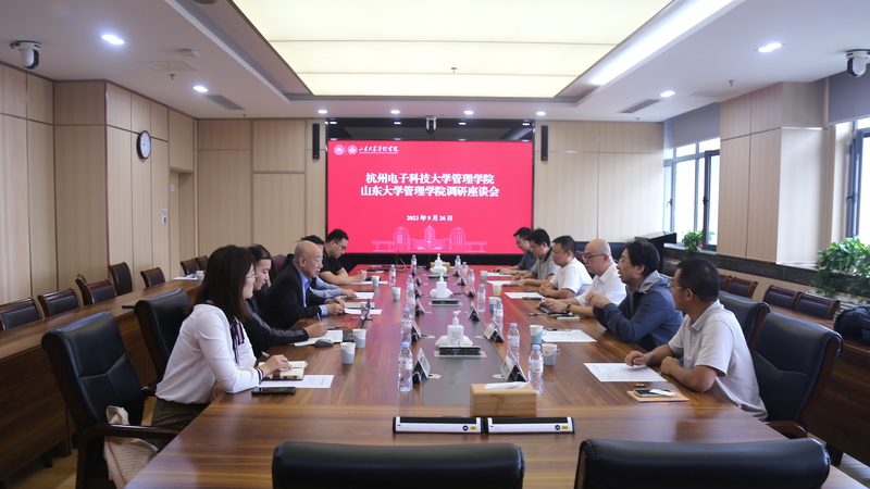 塑料与金属手机壳材质的奥秘：性能与美学的双重考量